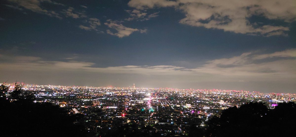 ars_conan54's tweet photo. 帰省先でのいつもの夜景スポット！今日めっちゃ雲少なくていい感じ(*^^*)♪ https://t.co/gwoApkpw73