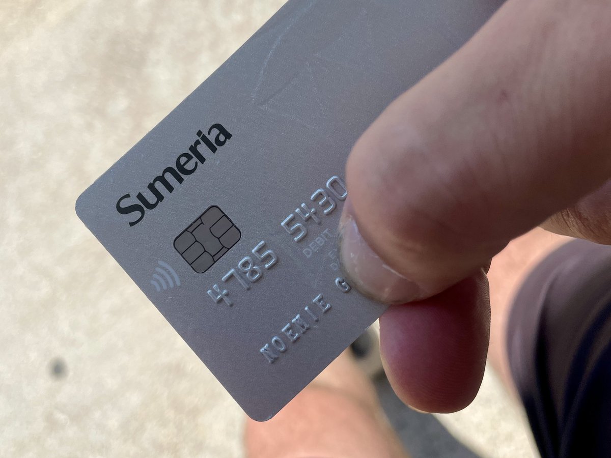 iclo's tweet photo. Noémie G., si tu as perdu ta carte @Visa_Fr dans les alentours de Biot, Sophia-Antipolis, je l’ai retrouvée. https://t.co/M7jzYEo5Bg