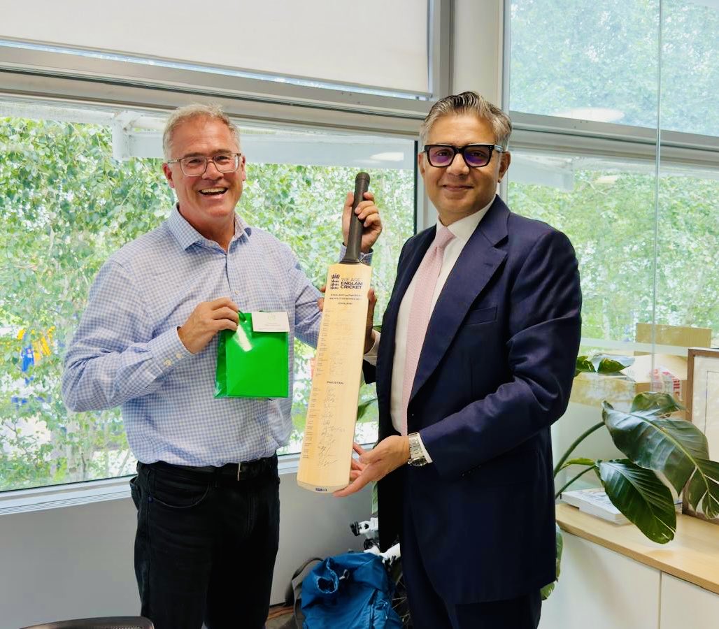 Tipuusman's tweet photo. Pleasure meeting Richard Gould CEO @ECB_cricket. Looking forward to an exciting test series between Pakistan and England. https://t.co/CDq9aCRI3H