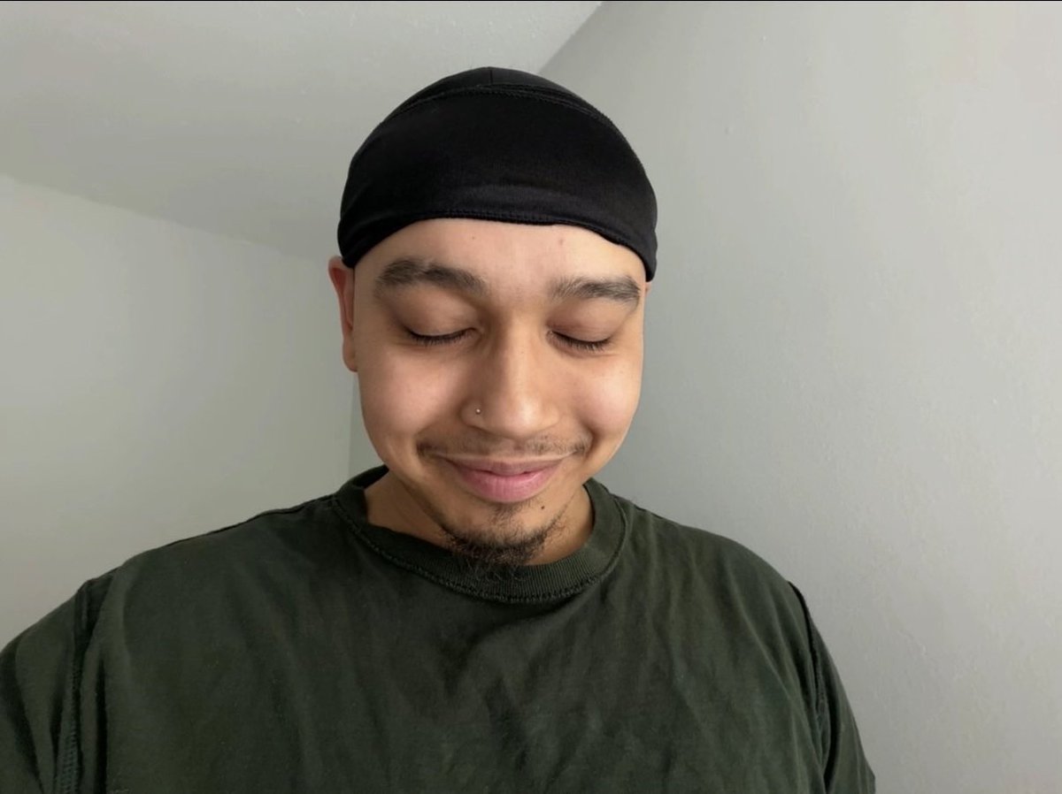 abareguts's tweet photo. He lying sis . https://t.co/LuUkzSJmfI