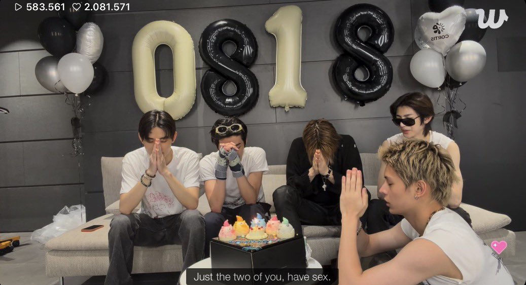 billhrts's tweet photo. the weverse subtitles???????? why do i even pay for this shit https://t.co/riPN2Ykahp