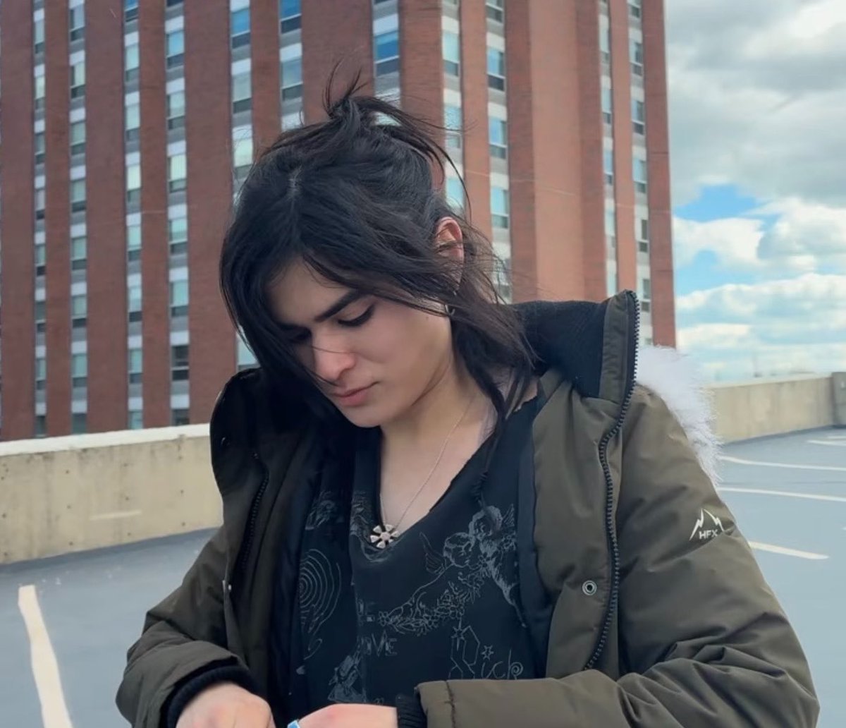 underscorestyle's tweet photo. underscores wearing HFX’s Madison Olive Parka With a Faux Fur Hood ❤︎
Can be seen with this parka in her DTW MV! 

unavailable on official site links will be to listings available
✱ Proceed to check out。。。
               『 𝄃𝄃𝄂𝄂𝄀𝄁𝄃𝄂𝄂𝄃 』https://t.co/3bTOqULl7V https://t.co/ahAa6e7Feb