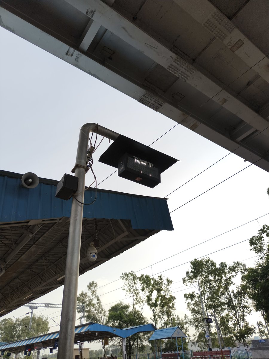 Hitmancults's tweet photo. Much needed tower for Rampur (UP) Railway station!! 

@Railway 
@WesternRly 
@DeoRampur https://t.co/rDs3BtaWB8
