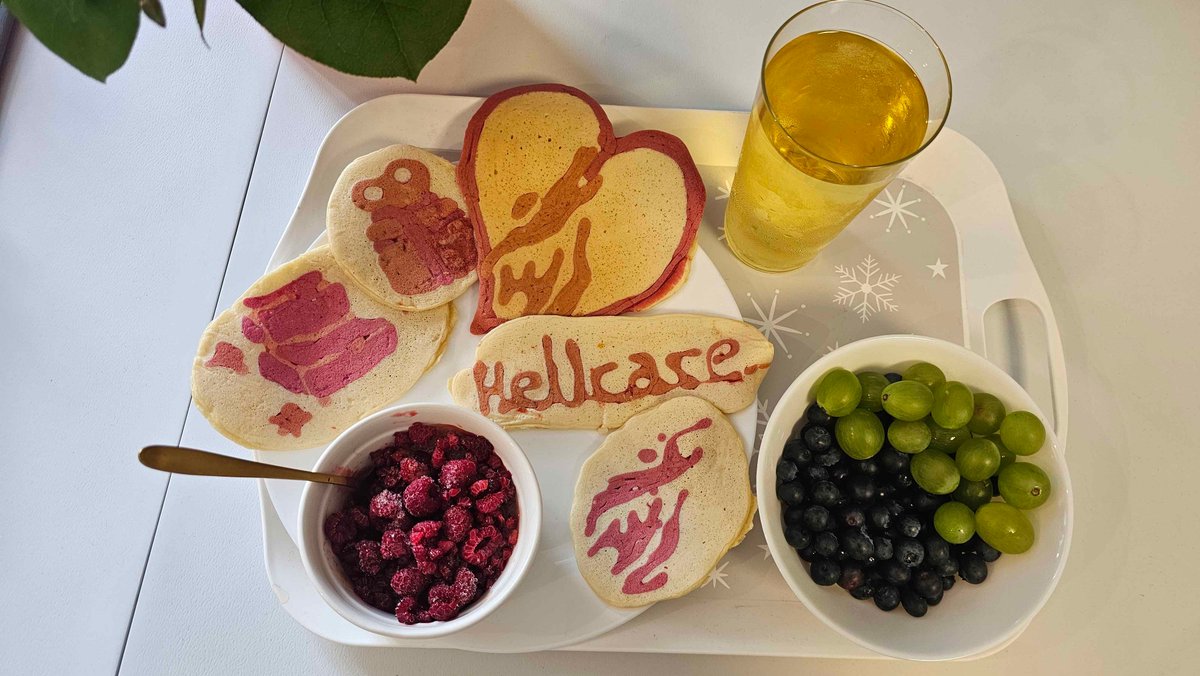 Kamelka555's tweet photo. On today's menu, I present... 
~ Hellcase pancakes! 🥞
#HellcaseBreakfast @hellcase https://t.co/KjIy2sC8eh