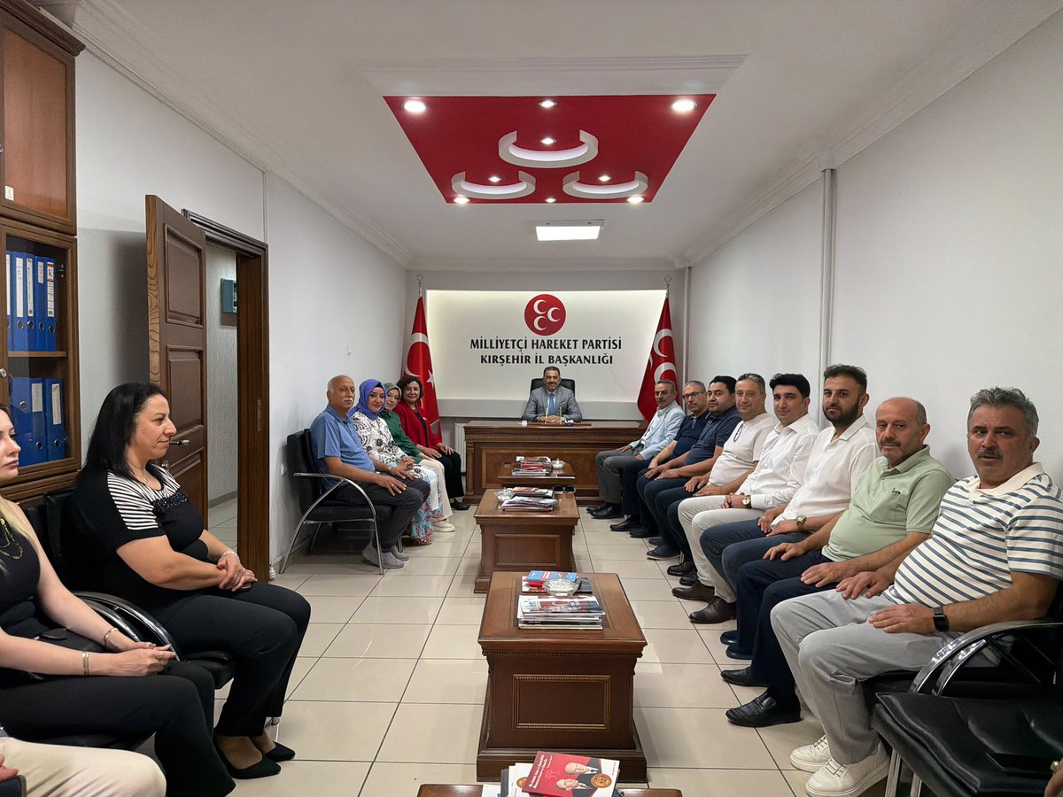 seherunsal40's tweet photo. MHP Kırşehir İl Başkanlığı görevine başlayan Sayın İsmail Deniz ve kıymetli yönetimini Merkez İlçe Başkanı Sayın Ramazan Adalı’yı teşkilatımızla birlikte ziyaret ederek hayırlı olsun dileklerimizi ilettik.

Cumhur İttifakı’mızın Kırşehir’deki güçlü birlikteliği ve uyumu içerisinde; şehrimizin geleceği için el ele, omuz omuza çalışmaya devam edeceğiz.

Nazik ev sahiplikleri için Sayın İsmail Deniz ve yönetimine Merkez il ilçe başkanı Sayın Ramazan Adalı’ya teşekkür ediyor, yeni görevlerinde başarılar diliyorum.

Cumhur İttifakı, millî birlik ve beraberliği merkeze alarak ülkemizin geleceğini Türkiye Yüzyılı vizyonuyla daha güçlü yarınlara taşımayı hedefleyen sarsılmaz bir kararlılık iradesidir.🇹🇷 
@MHP_Bilgi @Akparti 
@abuyukgumus @ahmetcolakoglu0 @OmerOBDebgici