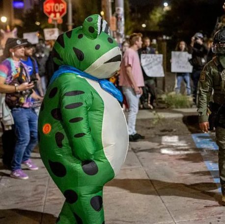 hxobKole's tweet photo. Froge https://t.co/WpUKzsL0tO