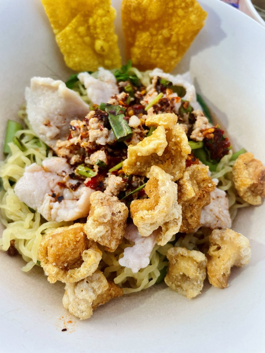 tamon_huiyong's tweet photo. 📌 ป้ายยาแคบหมูอร่อยที่ตลาดแม่เหียะ แคบหมูน้อยน้องเบียร์ อร่อยมากกก แคบหมูกระจกก็อร่อย กินกับก๋วยเตี๋ยวเข้ากันสุดๆ 

📍 บ้านแคบหมูน้อย น้องเบียร์ ตลาดแม่เหียะ 

#รีวิวเชียงใหม่
#ReviewChiangmai https://t.co/eX8wXO6Rvr