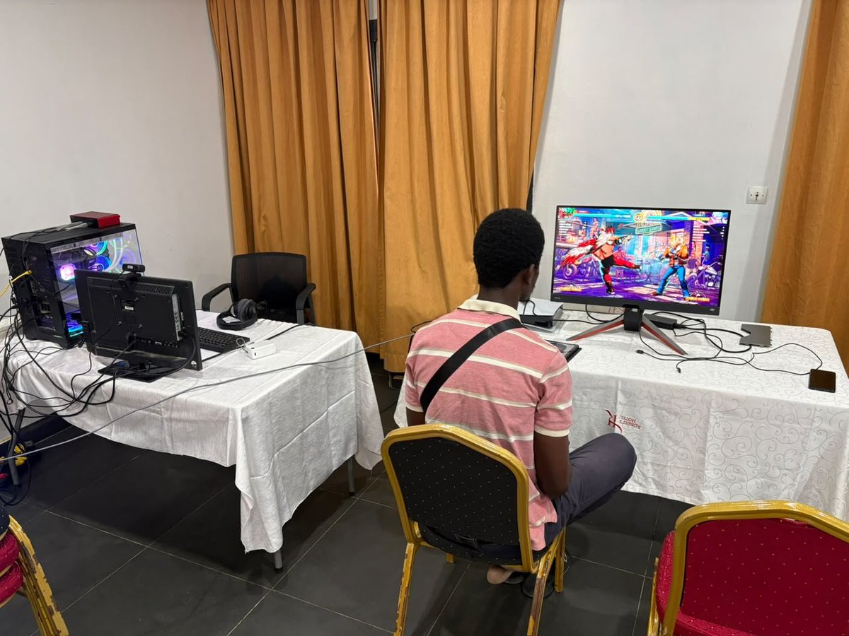 addictive225's tweet photo. Nous avons passé un très bon moment en Compagnie de la communauté #FATALFURY225 qui a répondue présente au à notre premier EFC Series 🔥
Félicitations à Token 🥇pour son 1er tournoi remporté. 
Et merci aux gamers qui ont répondu présents à notre session freeplay Marcel Tokon 🔥 https://t.co/9vjEweG6XK
