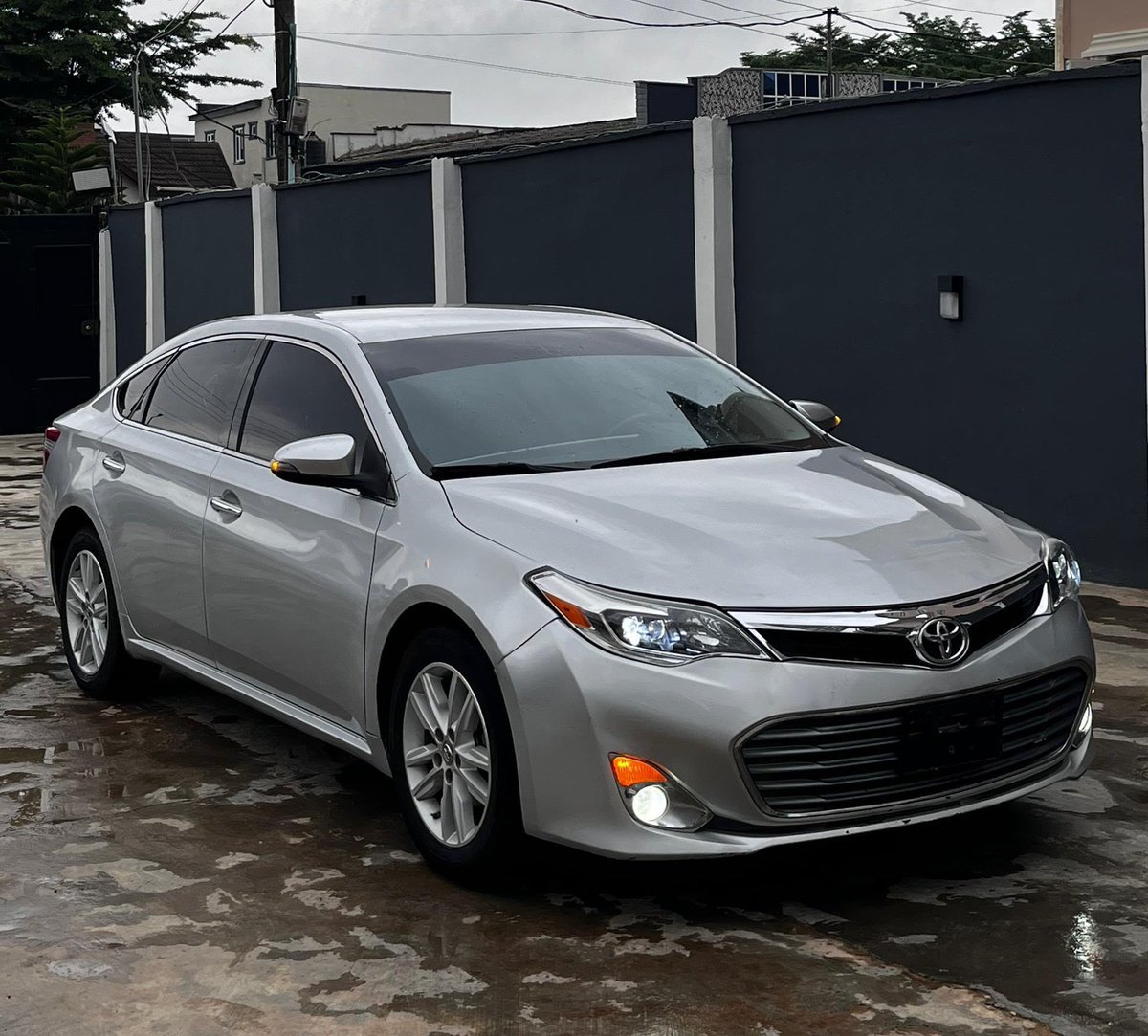 Autorush2's tweet photo. PRICE SLASH!!!🔥🔥🔥🔥🔥🔥🔥🔥🔥🔥

🚘: PREMIUM 2013 TOYOTA AVALON XLE
💰: NOW 14,500,000 NAIRA ($10.5K) FIRM!

-JUST THREE MONTHS REGISTERED 
-DECEMBER 2025 ENTRY

INTERESTED?
CALL: 07041468482 https://t.co/88MMCUnZIh