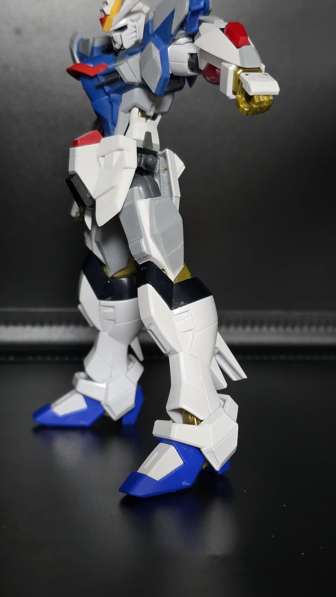 masa_Gunpla's tweet photo. HG マイティーストライクフリーダム  進捗
太腿をいじってます
マッシブな感じにしたくて試行錯誤してます
鳥足になるように膝を加工してます
 #ガンプラ  #ガンプラ改造  #ガンプラは自由だ  #ミキシング https://t.co/js9Xg3Qrk2