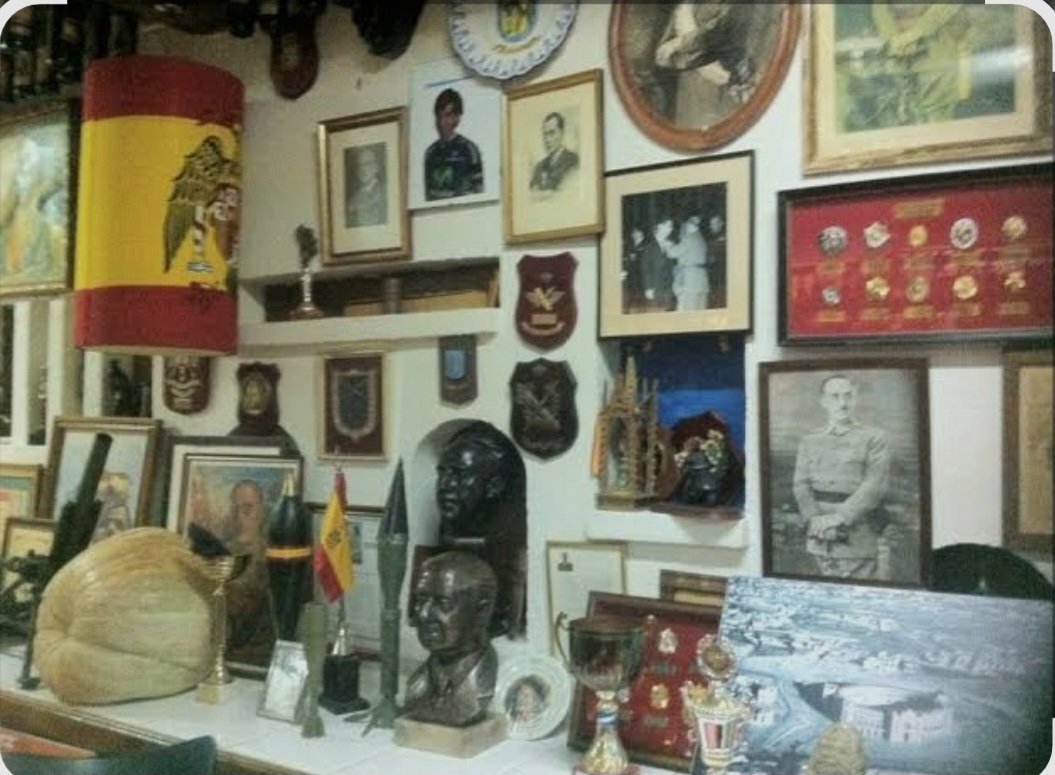 SLaullon's tweet photo. @Ivanjode Ademas de ilegal es apología encubierta del franquismo.
Fotos del restaurante, que es rollo Casa Pepe, con todos mis respetos a los dueños. https://t.co/lmIvPSv6JD
