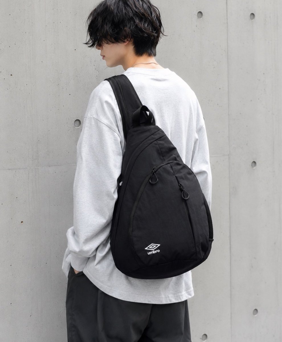 uraiyaha's tweet photo. UMBROのワンショルダー、コスパえぐい…

スマホ専用ポケットにボトルホルダーまで
普段使いに欲しい機能が全部揃ってて、デザイン性まで高い、、 https://t.co/OMfePFS9Ac