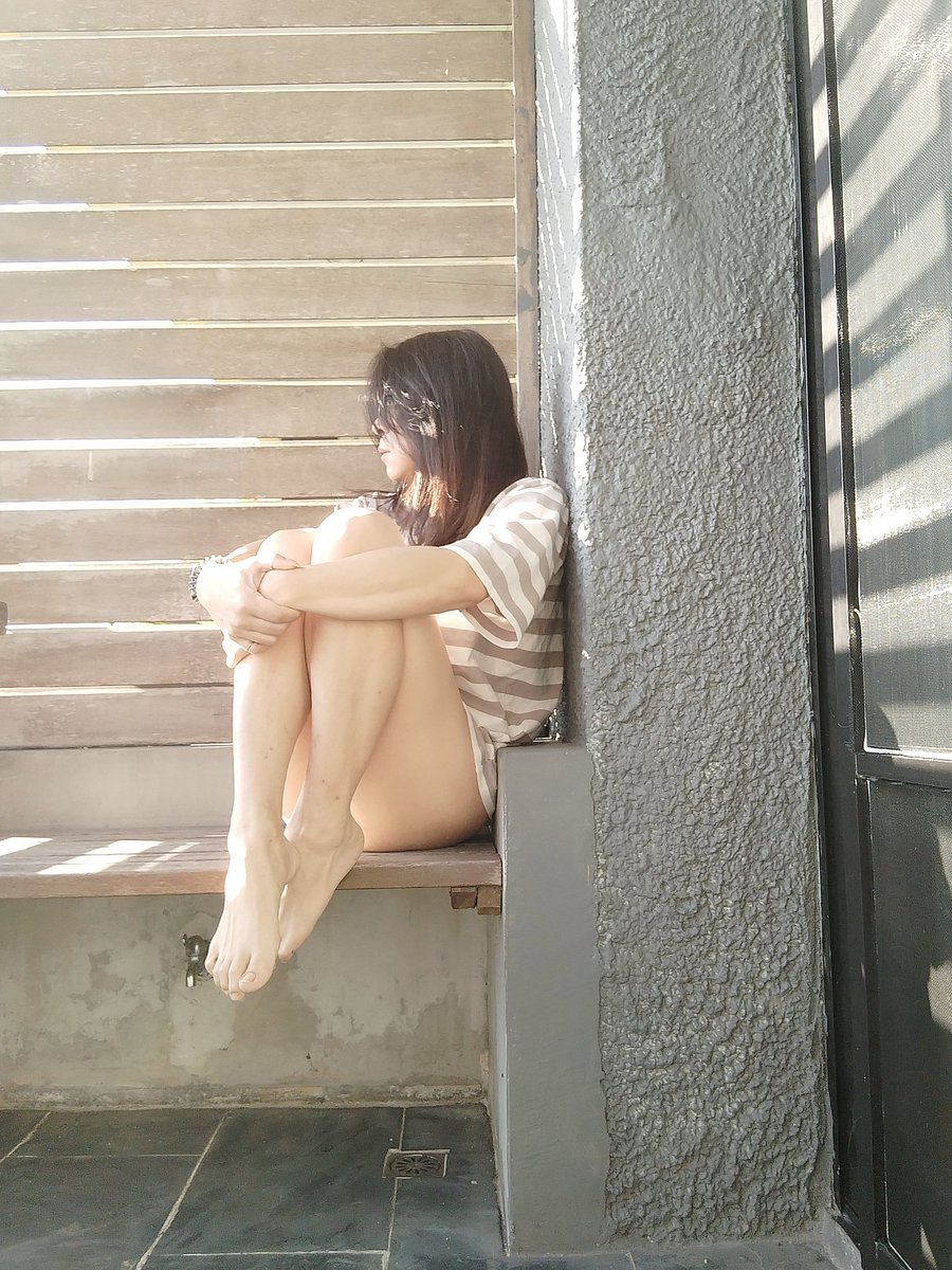 RamesesETH's tweet photo. 女人與男人確認彼此的心意
女人開始輕鬆的打扮自己
畫筆下的臉，顏色淡了
穿著也比較日常
也許男人喜歡的是這樣的女人
素著一張臉、簡樸的穿搭
輕鬆的笑容、深入的交談

男人要的是一起過日子的人
一個可以聊天說地
是情人、是家人也是兄弟般的女人
這樣的關係才能長久
你覺得是嗎？ https://t.co/047gmPveRM