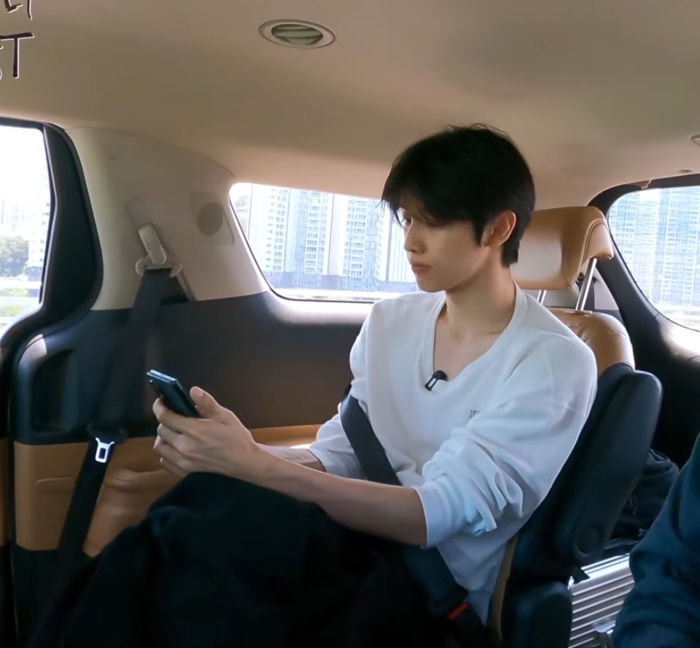 913tol's tweet photo. 청순 https://t.co/GXdtfMwfSK
