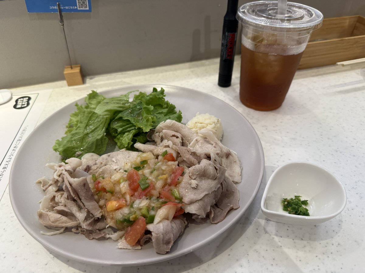 Happynashunta's tweet photo. 今月もご縁があり、現地参加しました！

『薮ちゃん飯の朱音ちゃんからでしか
得られない栄養素がある❗️』

今日も可愛かった！
幸せな時間をありがとう😊

#ピリッとやぶちゃん飯
#NATSLIVE
#薮島朱音 https://t.co/jDZOVg6kUE