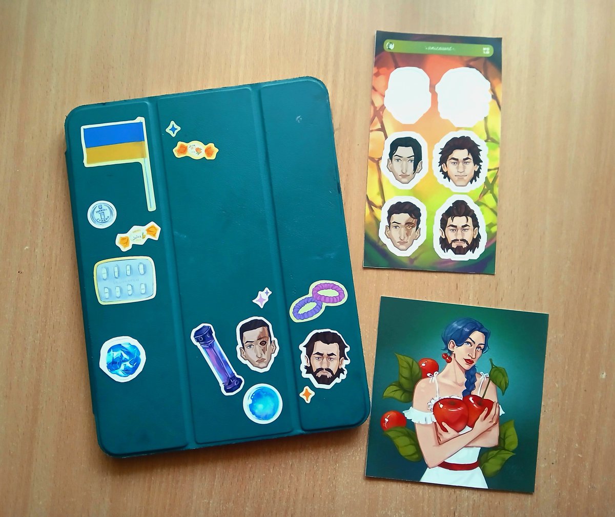 Lilioti20's tweet photo. I recently met up with @aniteaart and now I finally have these beauties that I ordered earlier! Thank you so much, they’re gorgeous and the quality is amazing (≧◡≦)💕 I’ve already covered my iPad with them
#украрт #vanco #zaundads #arcane https://t.co/K5K24NvTf6