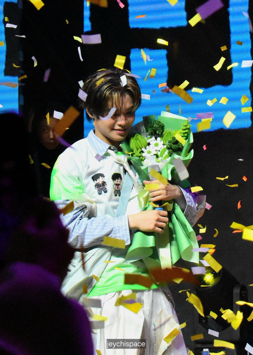 jeychispace's tweet photo. 260809 GAME START ⭐️ AJAA JC
#AJAAGameStart
#AJAAFirstConcert
#AJAA @jcdacillo______ https://t.co/w2VitcJ78R