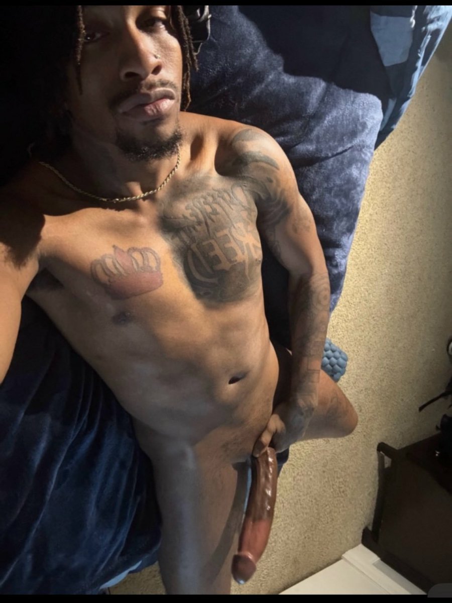 9inchesRickyx's tweet photo. This shi wanna get on a pussy rn 😌😈 https://t.co/R5hyhdDbCo