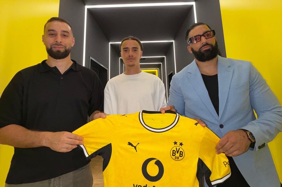 lnstantFoot's tweet photo. 🚨 UN JOUEUR DE HUITIÈME DIVISION FRANÇAISE VIENT DE SIGNER AU BORUSSIA DORTMUND ! 🤯🖤💛

Amine Lettifi (2009) vient de quitter l'US Lequin (R3) pour signer au BVB II. 😱🇫🇷

(@Plettigoal) https://t.co/zFj38wIfuM