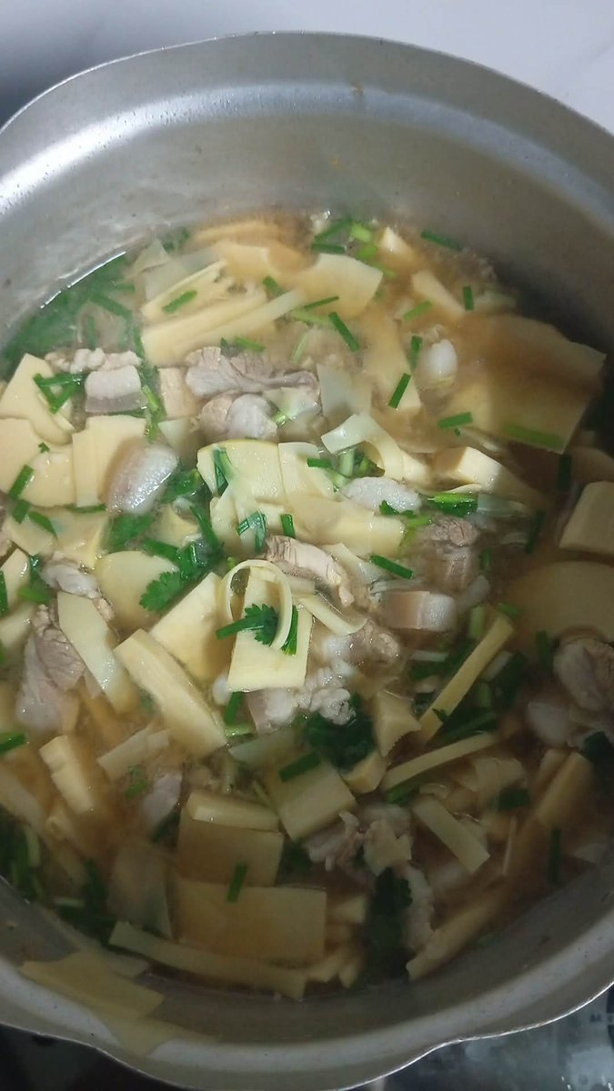 KuNphl21136's tweet photo. เเกงจืดหน่อไม้สดกับผัดถั่วพริกเเกงใต้หมูสามชั้น อิ่มจนจะอวก5555 https://t.co/fLx4amAuf7