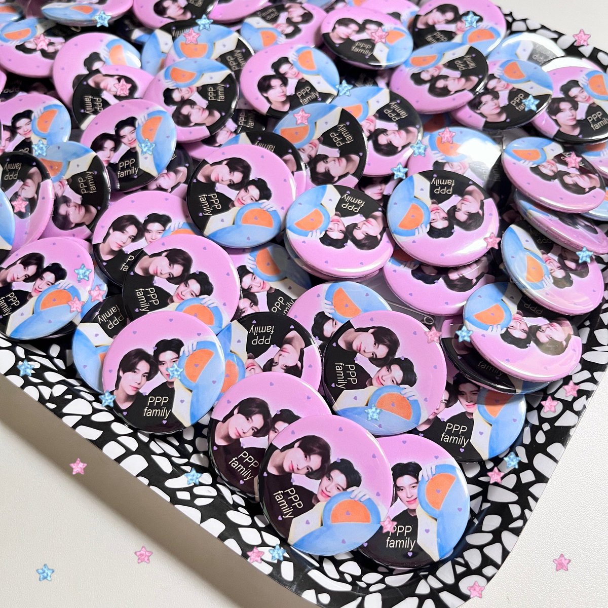 yourpeacheyes's tweet photo. kindly rt ഒ‧₊˚💌

⭐️ giveaway for pondphuwin concert ⭐️

brooch 90 ea ♡ 🐻🐼 ♡

date : 21 - 22 - 23 
@ impact arena 

#pondphuwinconcert 
#pondphuwin #ปอนด์ภูวินทร์ https://t.co/PKu2m13WlL