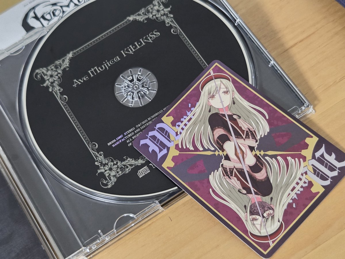 haruyuri_M's tweet photo. 今日アニメイト行ったら、奇跡的に初回生産分のKillKissあった……！！
カードはモーティスちゃんだった✨最高✨ https://t.co/Du6O0xchOl
