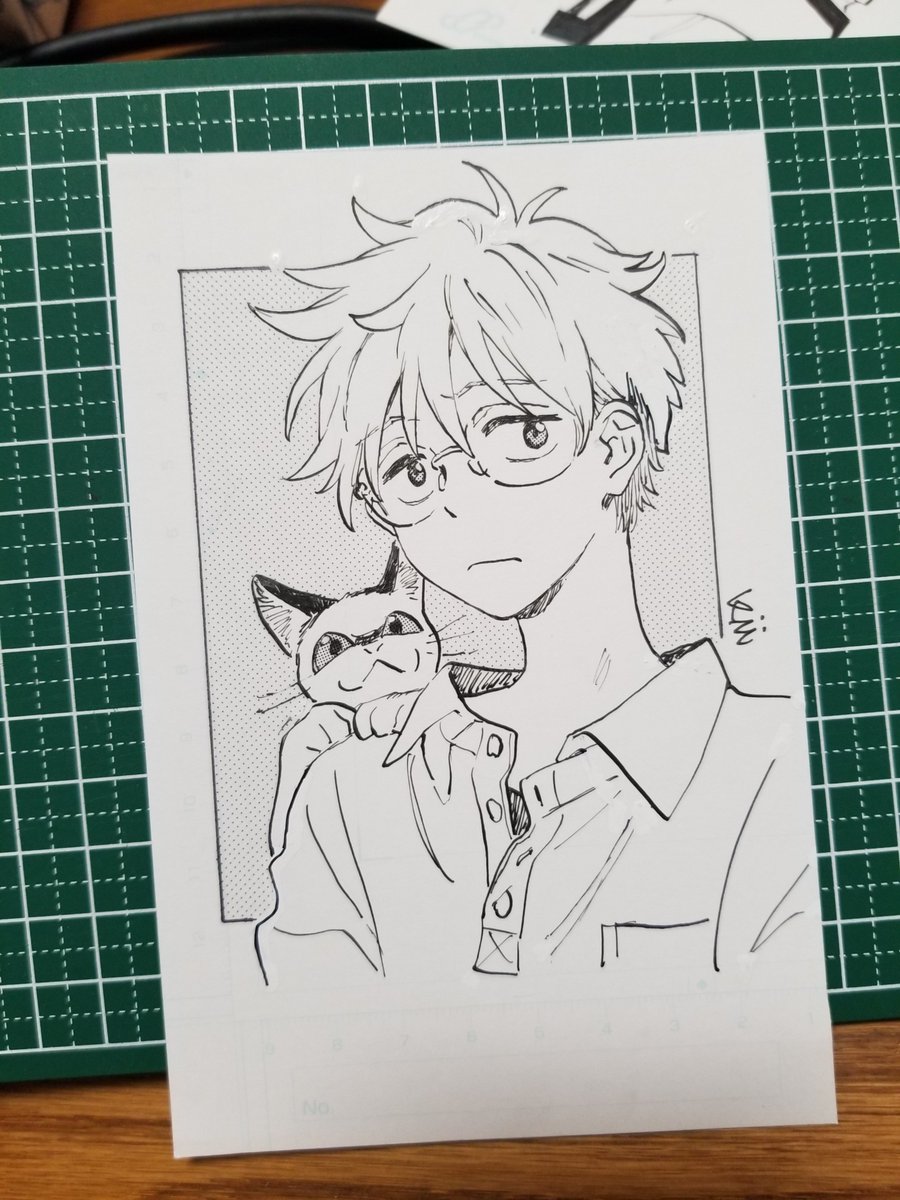 mioshun0303's tweet photo. 買ったトーン貼りたいので絵描いた。
何もかも大変すぎる！机の上がめちゃくちゃになり手がインクだらけになった https://t.co/JK4CftvrB0