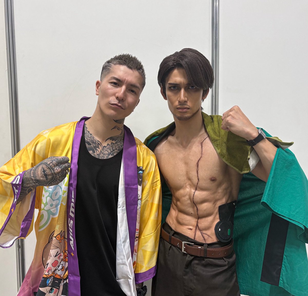 Kebavnissan's tweet photo. 最高で最強なBIGな3人の方々と撮っていただきました‼️

#c108 #NIKKEコミケ108 https://t.co/77uF2ObrJR