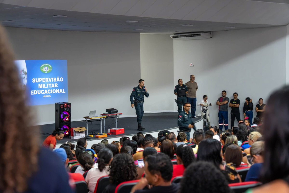 PrefBarcarena's tweet photo. A Secretaria Municipal de Educação (Semed), em parceria com o comando da Polícia Militar, apresentou aos pais dos alunos da escola José Humberto, na Vila dos Cabanos, o Programa de Supervisão Militar Educacional (PSUME), que visa transformar o ambiente escolar em um espaço seguro https://t.co/4fat5iayMD