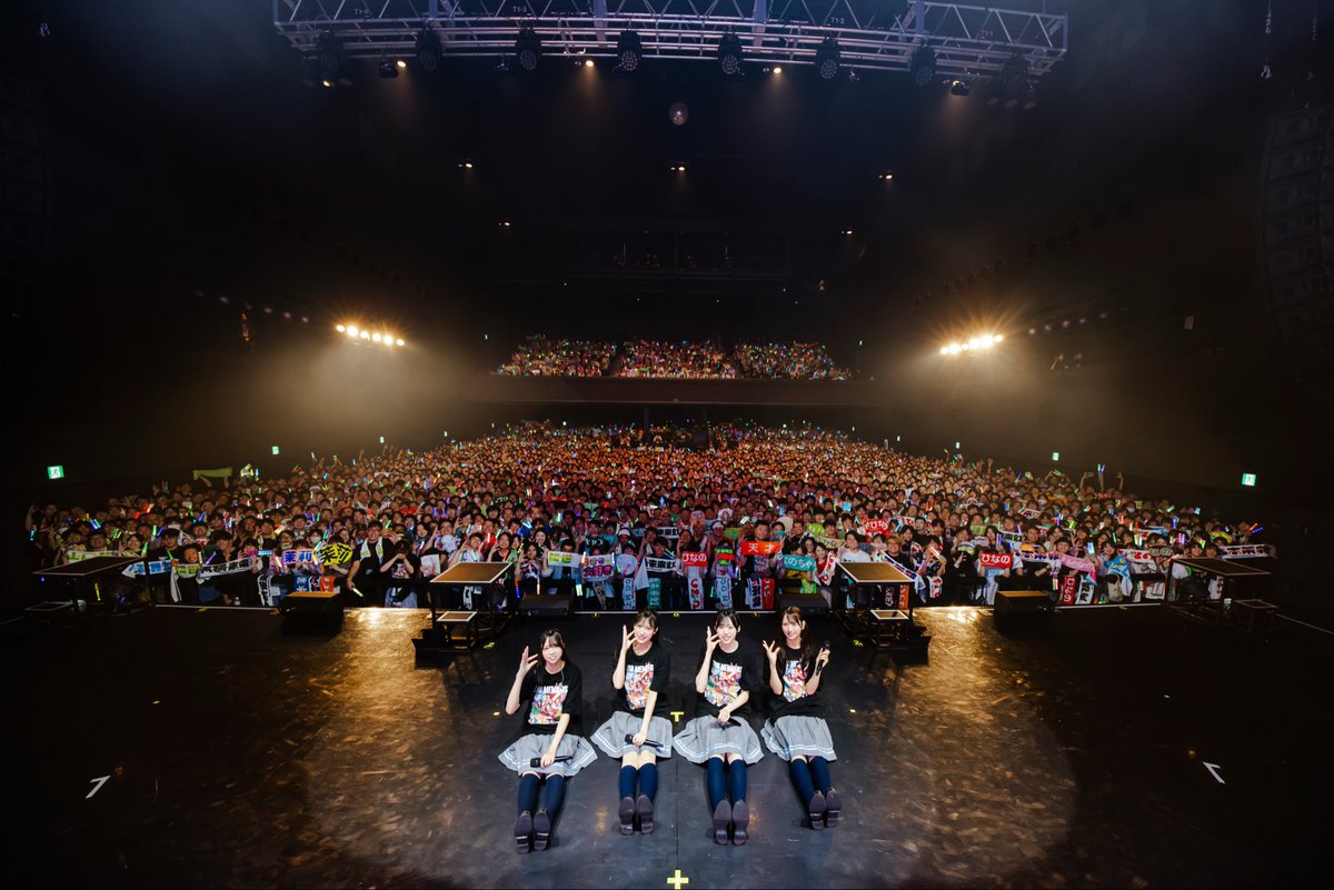 hinatazaka46's tweet photo. /／
#日向坂46_三期生LIVE
\＼

最強に楽しい時間をありがとう‼︎❤️‍🔥

まだまだ三期の夢は続くよー！✨

#日向坂46 https://t.co/h0mPVMgK6U