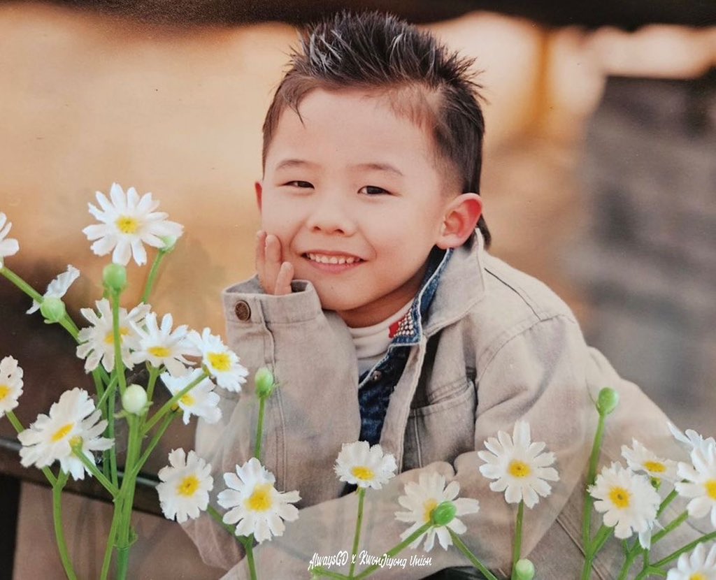70IBGDRGN's tweet photo. 生まれてきてくれて
G-DRAGONとして生きてくれてありがとう
#happygdday https://t.co/VIeUfQBpSV