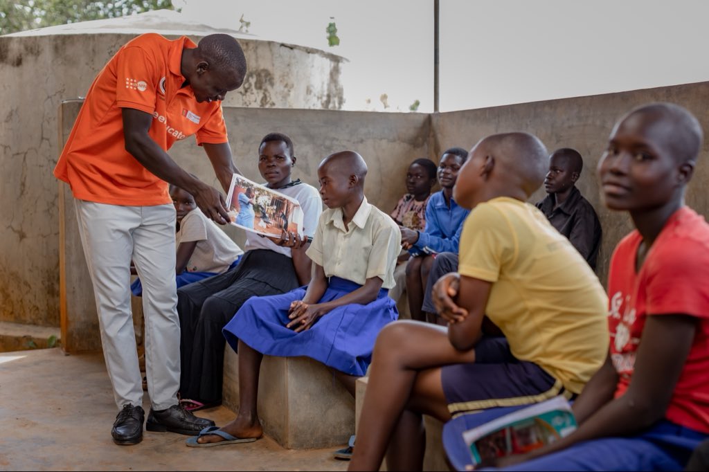 UNFPAUganda's tweet photo. Access to accurate sexual &amp; reproductive health information is a fundamental human right, not a privilege. @UNFPAUganda is committed to ensuring everyone, everywhere, has the knowledge and services needed to live a healthy life. Let's work together for universal access! #SRHR https://t.co/VV9JbNX2fN