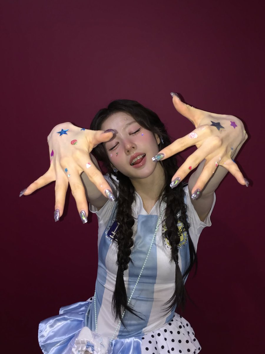 orrery_nim's tweet photo. Heejin Instagram post https://t.co/eS9wzLC1WY