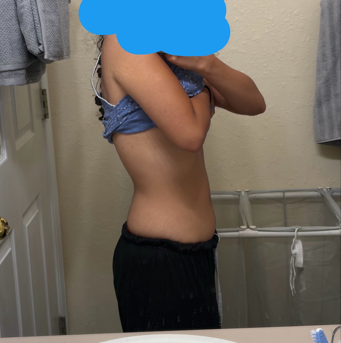 berriesona's tweet photo. have been in college for like 3 days and already lost 3 lbs https://t.co/FYZbw2J0iI