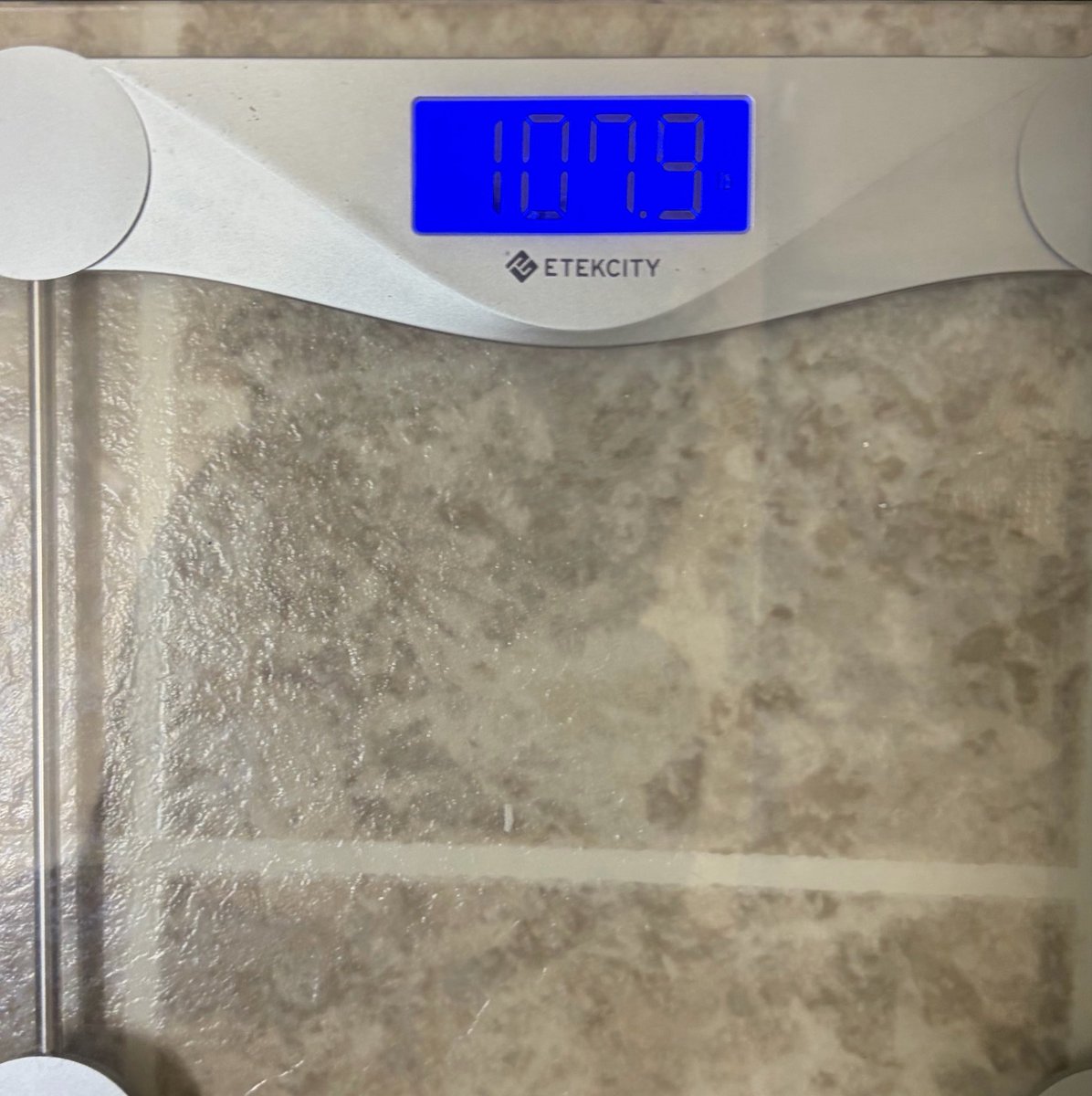 berriesona's tweet photo. have been in college for like 3 days and already lost 3 lbs https://t.co/FYZbw2J0iI