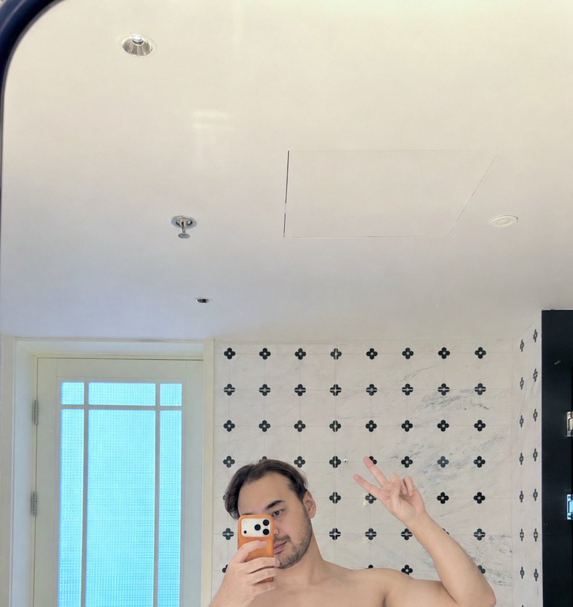 zaxzefron's tweet photo. hi! mcm dh lama x post pic kt sini.. https://t.co/7e2BR4M5Bk
