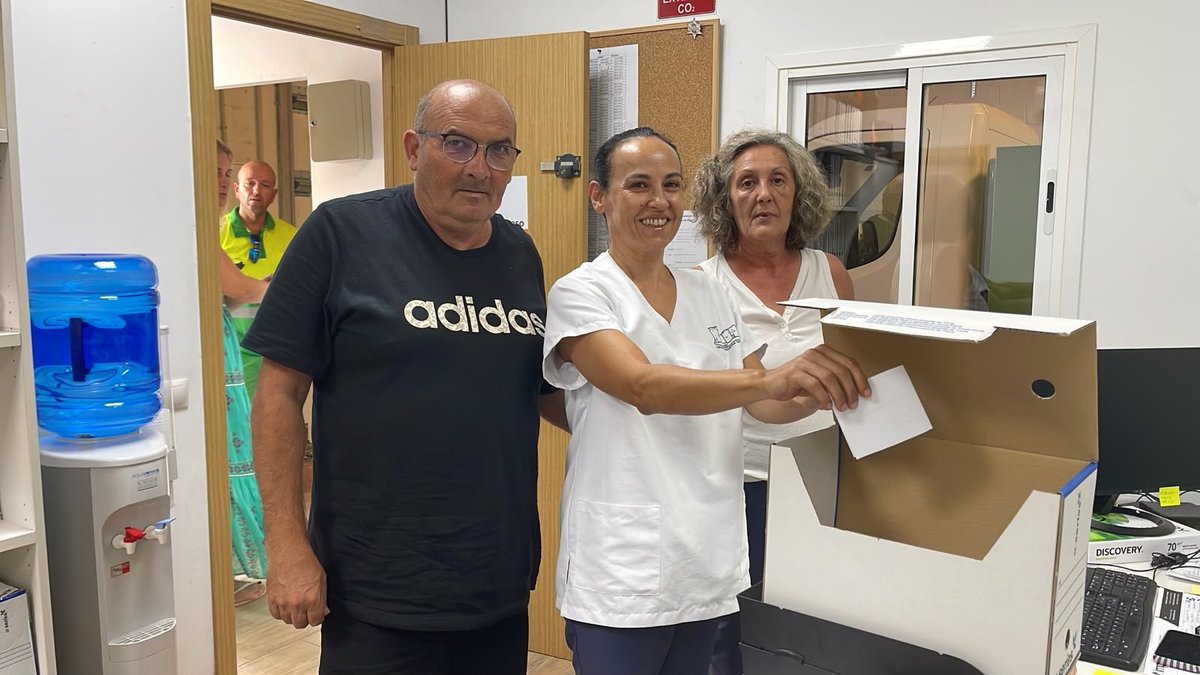 CCOOHabitat_Al's tweet photo. 🔊🔊🔊 CCOO del Hábitat de Almería gana las elecciones sindicales en la empresa de limpieza UTE STV Albaida en la localidad de Roquetas de Mar por mayoría absoluta.
💪🏻Apoyo total de la plantilla a nuestra candidatura.
@CCOOHabitat_AN 
@CCOO_Habitat 
@Joseccooand https://t.co/DxdZI5NvWu