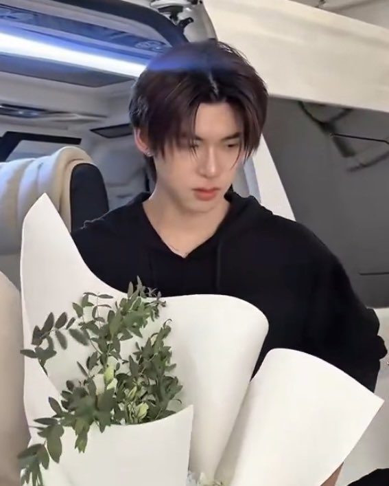 babymanwhan's tweet photo. ตี๋มุมนี้ ผมตรายยย ㅠㅠㅠㅠ มุมนี้ ทรงผมนี้ เอาชีวิตจั๊นไปได้เลย 😭😭 จั๊นรักหนุ่มตี๋ y-y https://t.co/svulYqMjxI