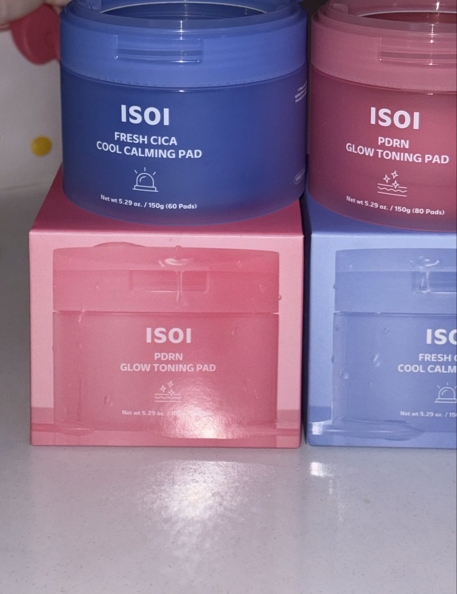 june_kyuuu's tweet photo. #협찬 #RT이벤트 
@isoi_official x @june_kyuuu 
팔로우 후 알티 다섯분께 
아이소이 신상 패드(택1)보내드려요-!

🚨응급 진정이 필요할 땐, 쿨링 시카 패드
-7.18도나 열감을 내려줘요!

💕긴급 톤업이 필요할 땐, 뚱하트 패드
PDRN, 나이아신으로 광채를 찾아줘요!

지금 골라담기 30% 할인 중! https://t.co/7dbLZoHglc