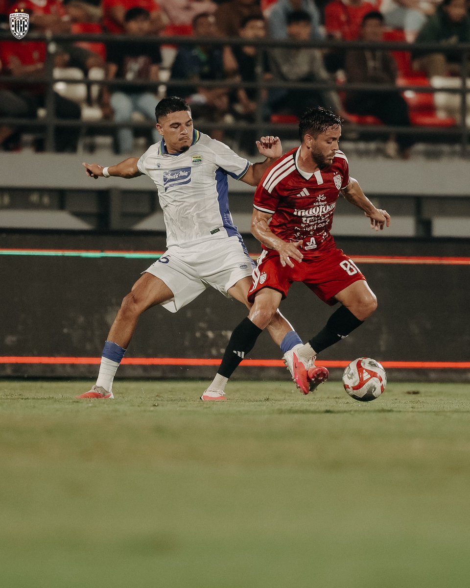 BaliUtd's tweet photo. Belum ada gol pada babak pertama. Come on Tridatu!!!

#BaliUnited #DewataChallengeSeries https://t.co/LaCVKru382