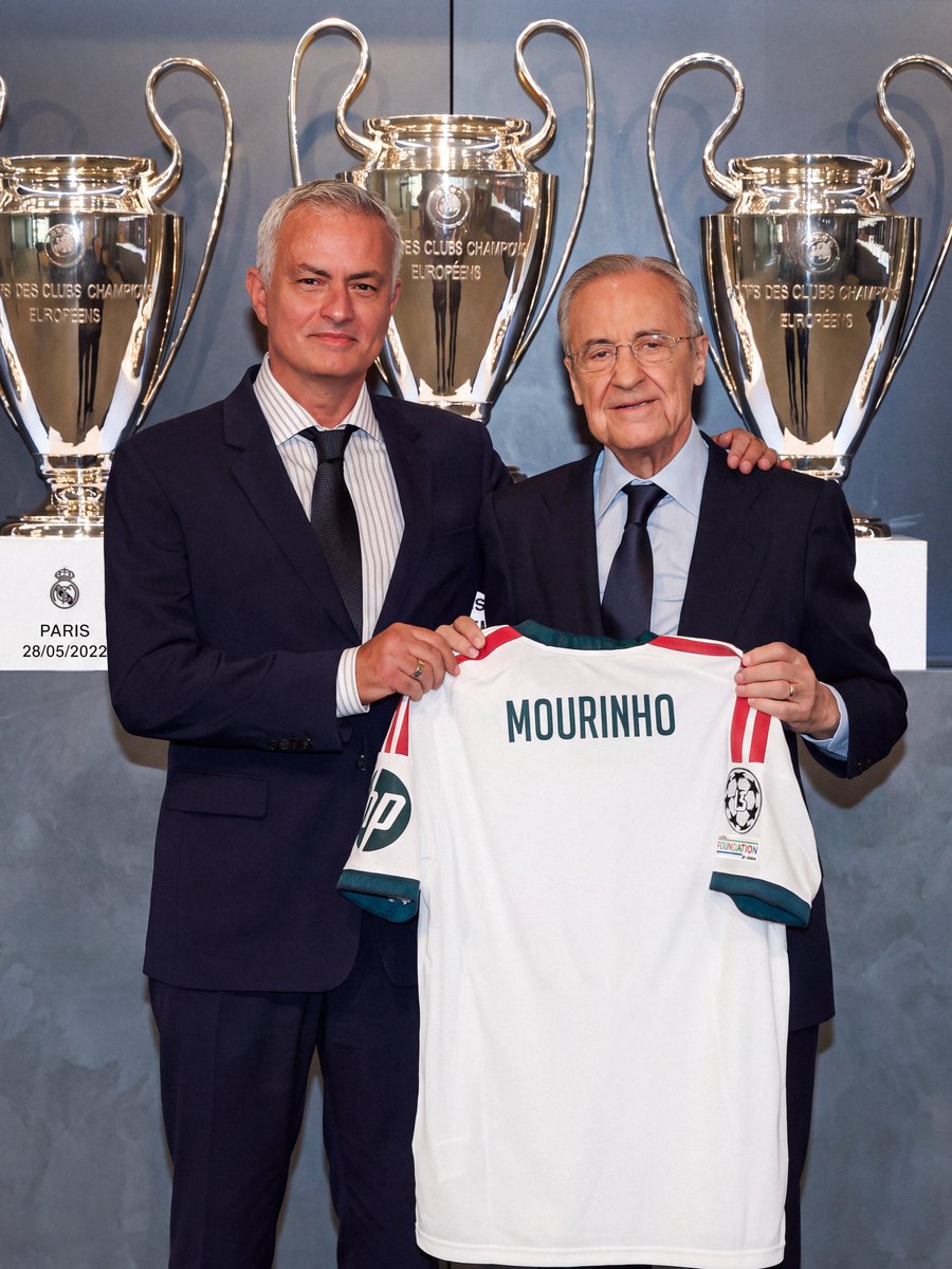 preciousDeluchi's tweet photo. José Mourinho is  officially presented as a Real Madrid new coach, it's time to win the quadruple the special one is back.
#josemourinho #specialone #realmadrid #madridistas #coachoftheseason https://t.co/1smTmATrys