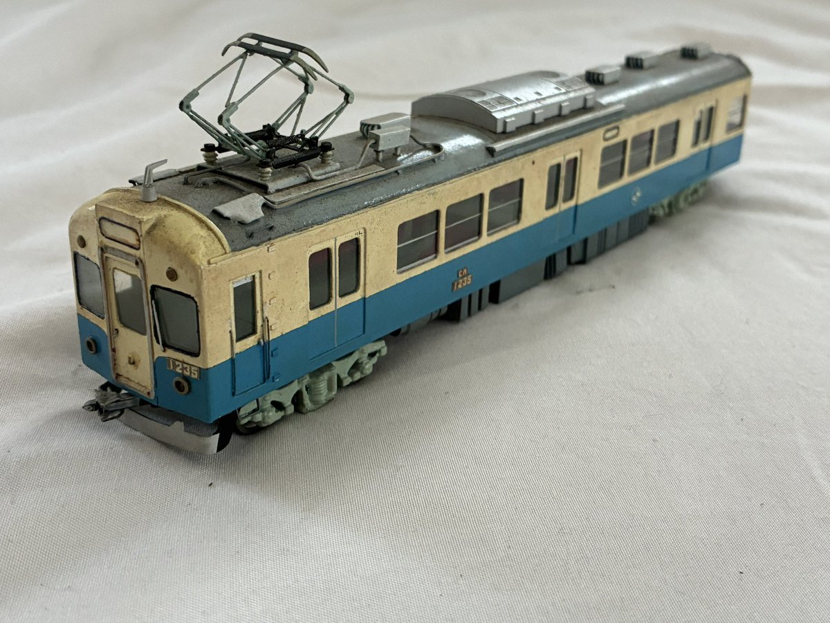 TKK_deha3499's tweet photo. JAMコンベンションにおいて、父:日暮昭彦製作「京葉急行電鉄」の車両を展示させていただきます。
日程8/21 23(22日は展示なし)
場所 CM12 「架空鉄道組合(仮)」
1961年製(父19歳)の300形(TMS169所収)の他は、今回が初公開になります。
是非ご覧いただきたく、お願い申し上げます。 https://t.co/mbSZV3lcv0