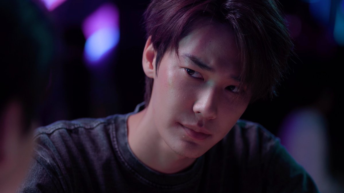 GMMTV's tweet photo. การที่มาบอกว่า Asura จริง ๆ อาจจะเป็นเงาติดตามตัวของเคย์แบบนี้คือ? พี่ธันเล่นเกมเก่งเกินนน

#MrKillSeriesEP7 ซีรีส์มาแล้วน้าาา เปิดช่อง GMM25 ดูสด ๆ ไปพร้อมกันตอนนี้เลย! 
@dew_jsu @off_tumcial https://t.co/etoulxVbTX