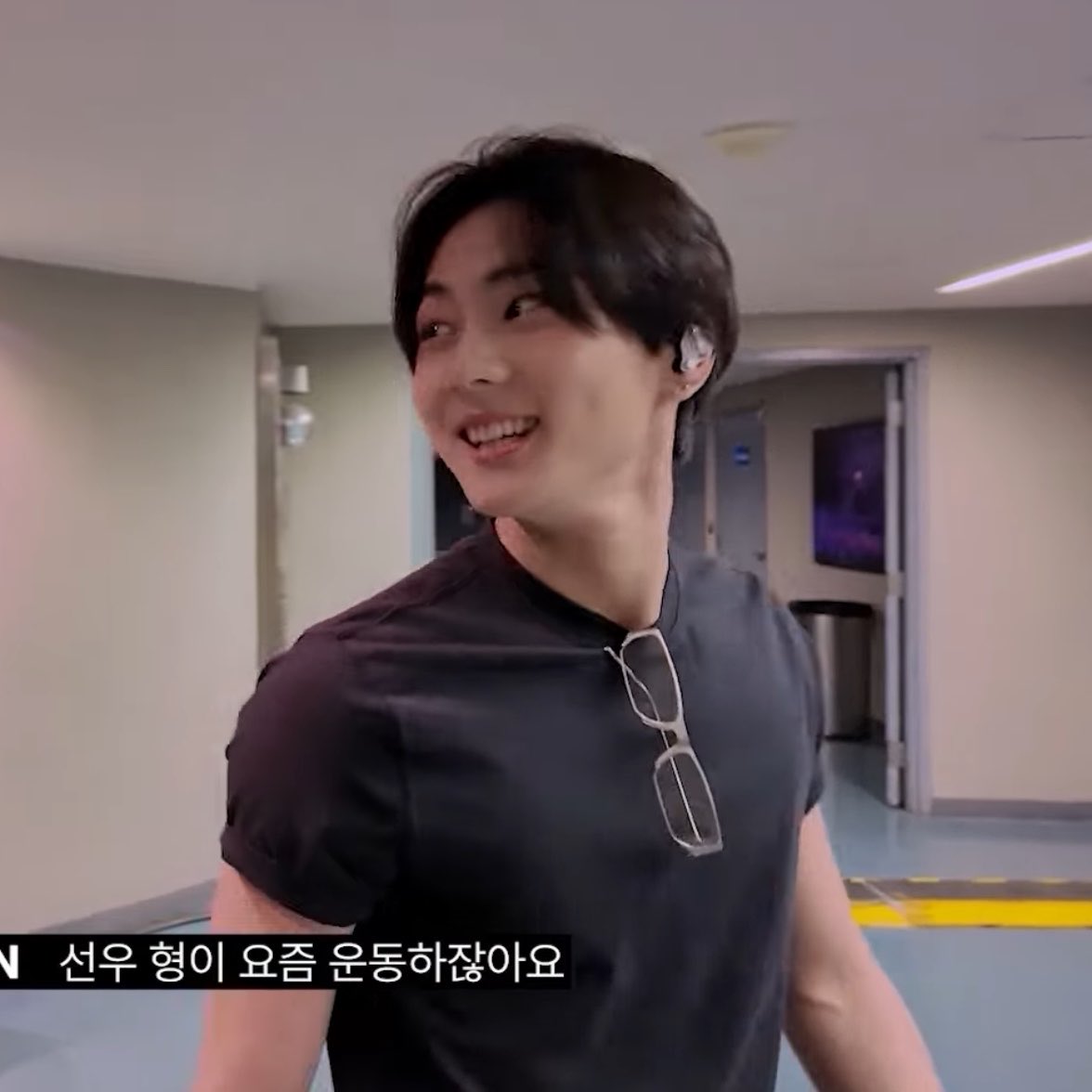 safehoonie's tweet photo. LU GYM BERAPA JAM SEHARI YANG JUNGWON 😭😭 https://t.co/NiaxpDinbr