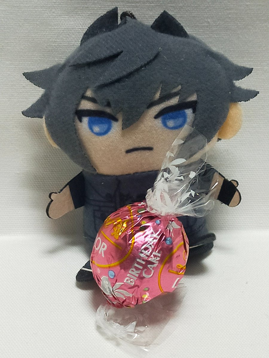 kuukyoseijou's tweet photo. 🎀🌟💖ハッピーバースデー、ノクト！💖🌟🎀

バースデーケーキチョコレートをどうぞ！😆💖

#HBDnoctis #FF15 https://t.co/EhQoAgVZy5
