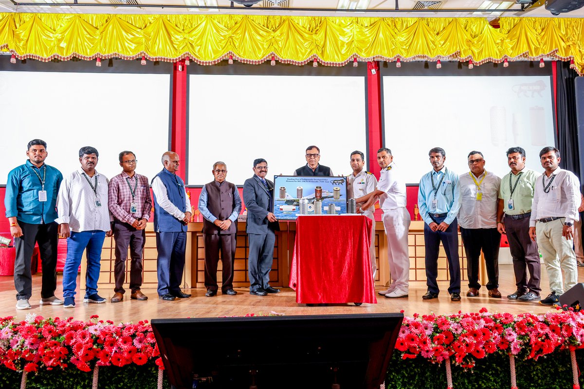 Def_PRO_Chennai's tweet photo. Combat Vehicles Research & Development Establishment #CVRDE, #DRDO Chennai has designed and developed various indigenous products for the Indian Armed Forces. Their handing over ceremony function was held at CVRDE premises on 18 Aug '26.
#SelfRelianceInDefence #Atmanirbhar
1/n https://t.co/NqFVThuKqE