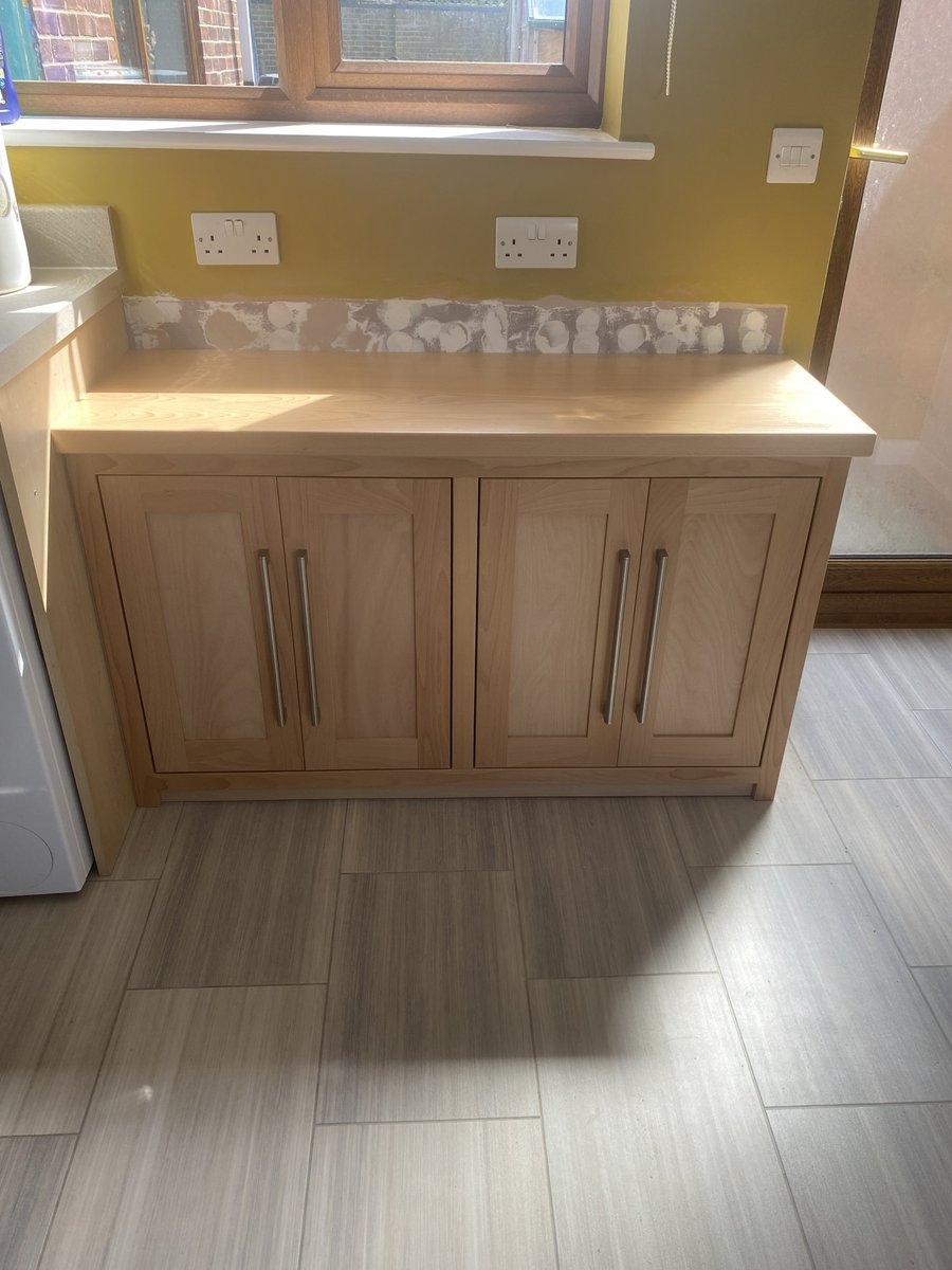 HarlestonJoiner's tweet photo. This beautiful Beech unit was created to finish off a recent kitchen restoration for a customer. 
With a solid Beech top and fitted with adjustable shelving, it is the perfect blend where form meets function. 
Finished off with @SayerlackWorld clear lacquer. 
😍 https://t.co/CUB4ILdCbZ