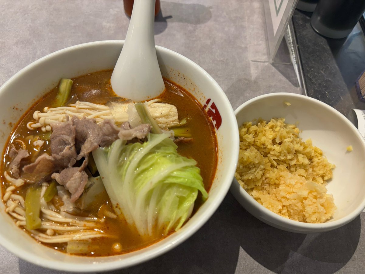 Dadadanokun's tweet photo. 麻辣湯やさんでニンニク少しくださいって言ったら二郎の客だと思われてて熱い https://t.co/Sf7ir2AZxH
