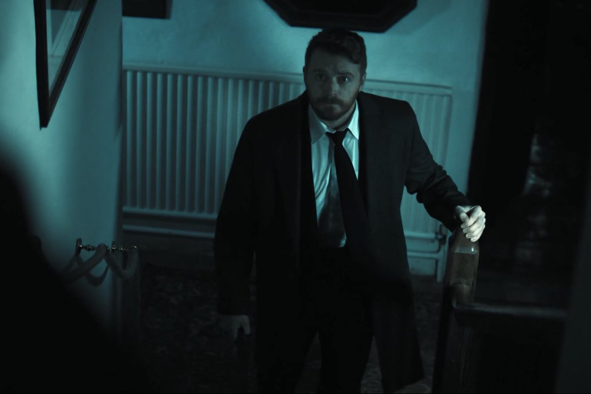 fclkdrma's tweet photo. so sexy scene of him ripping the tie off in frustration WHEN??? https://t.co/ltCCB09I3z