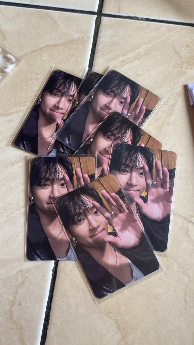 Wolfbiadrops's tweet photo. REPASSE: BTS ARIRANG SET TARGET ROOTED IN MUSIC
CEG - @leebitosheart 
Repasso apenas set completo
Valor - R$210 para mim + frete e taxa para gom
Status: já chegaram na warehouse, nas fotos
Não reservo https://t.co/Re7KPey1Dg